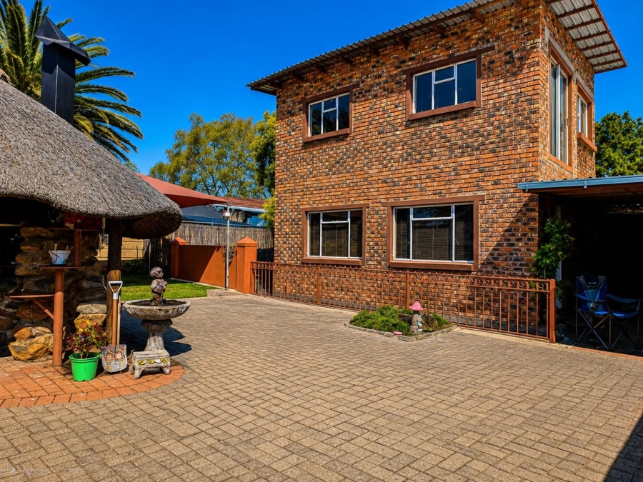 5 Bedroom Property for Sale in Wilgehof Free State